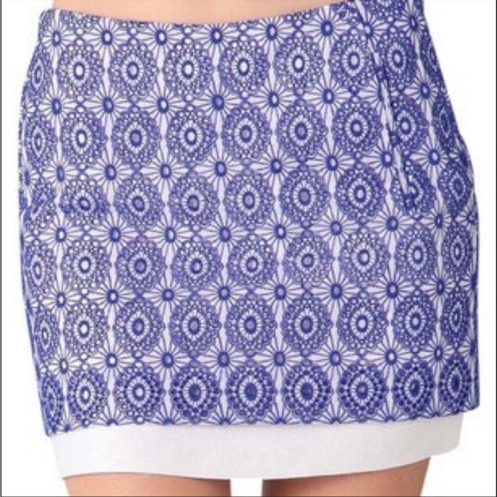 Diane Von Furstenberg Elley Lace Bud Eyelet Micro Miniskirt size 8